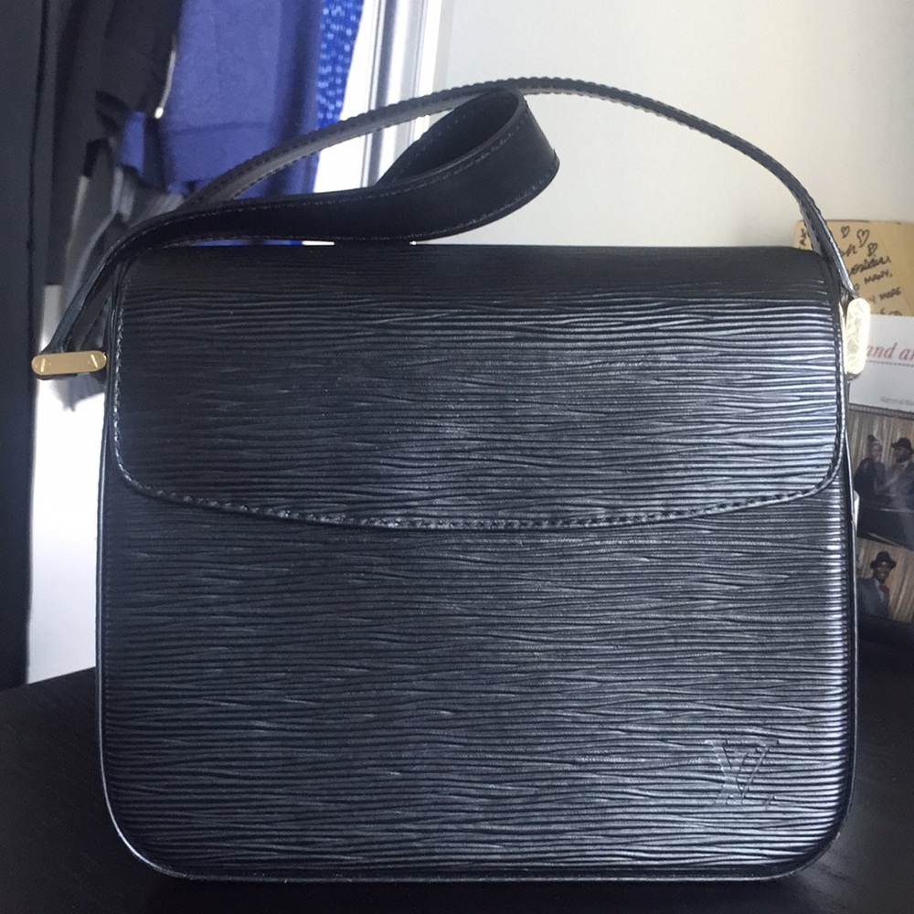 Louis Vuitton shoulder purse